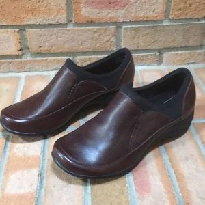 Hush Puppies Epic Brown Leather Slip On Casual Comfort Shoe size 9 EW